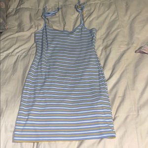cute casual dress size medium fits nice